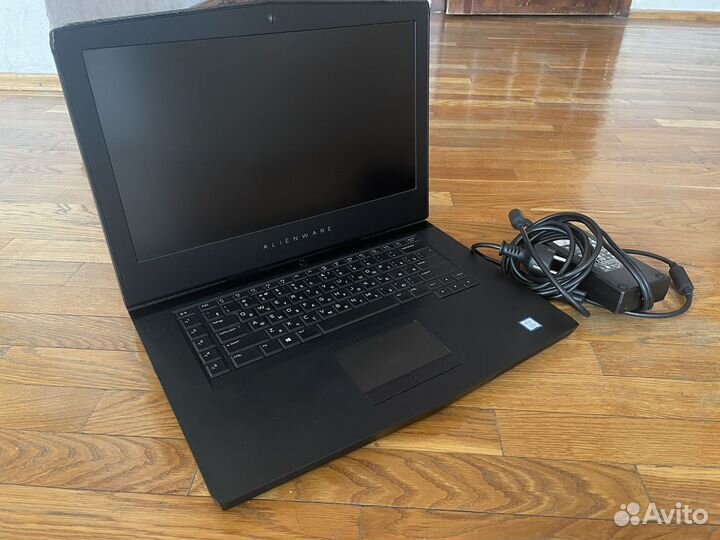 Dell Alienware P69F002 15