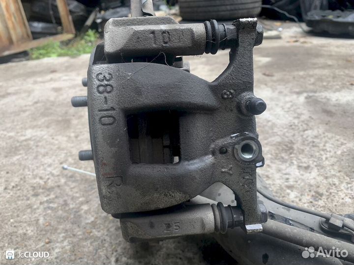 Тормозные колодки на toyota sienta NSP170 2nrfke