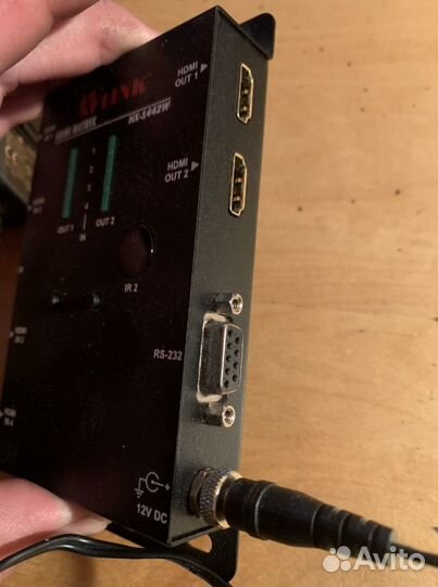 Продам матричный видео коммутатор hdmi 4х2 AVLink