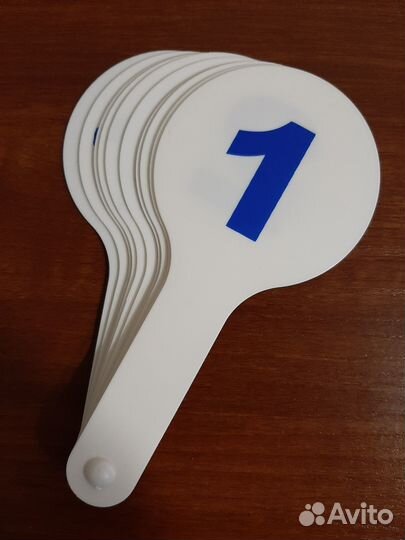 Веер букв и цифр