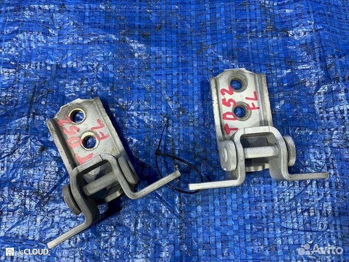 Петля дверная на suzuki escudo TA02W, TA52W, TD02W