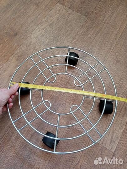 Подставка на колесиках