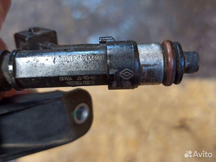 Топливная рампа Renault logan 2 1,6