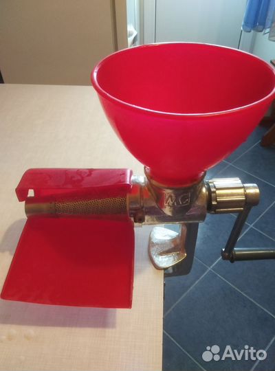 Соковыжималка шнековая ручная