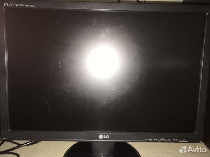 Монитор LG flatron w1942s б/у