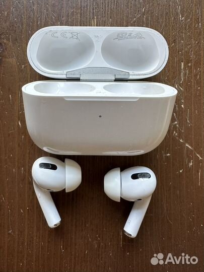 Airpods pro первого поколения