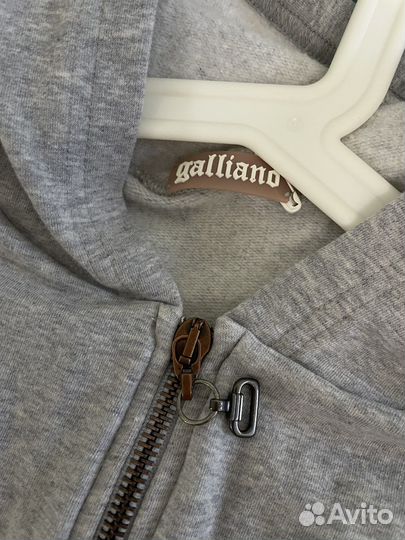 Зипка Galliano S