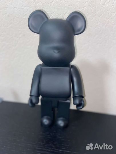 Известный Медведь bearbrick
