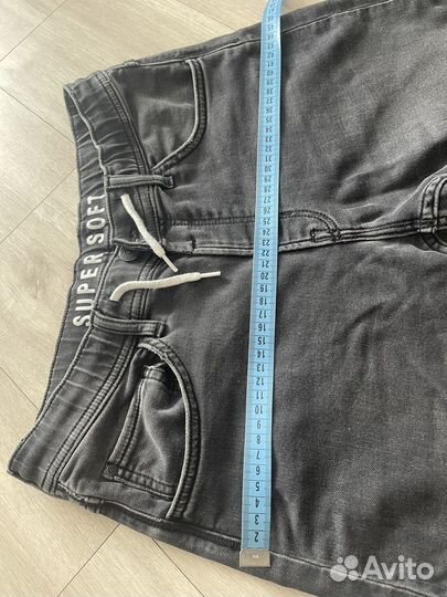 Джинсы, футболка и водолазка на мальчика р 152-158