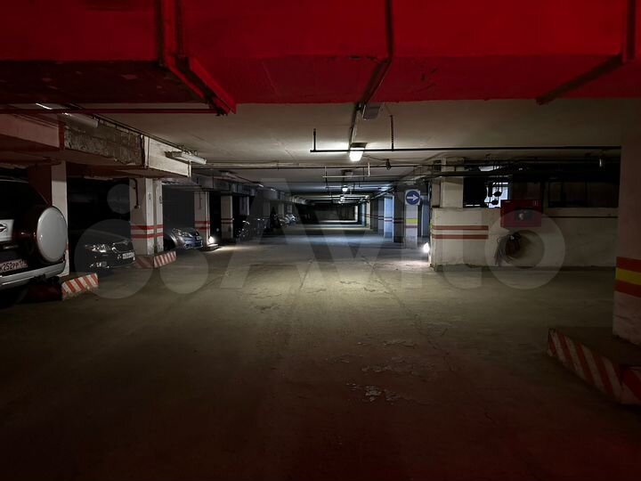 Машиноместо, 30 м²