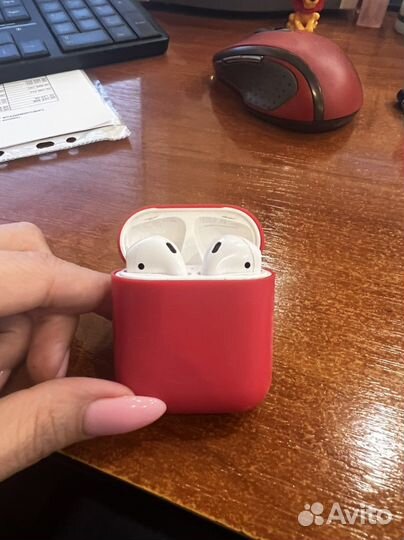 Беспроводные наушники apple airpods