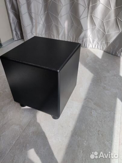 Сабвуфер REL quake