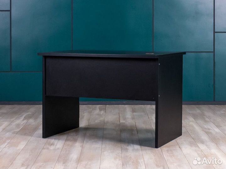 Офисный стол для менеджера