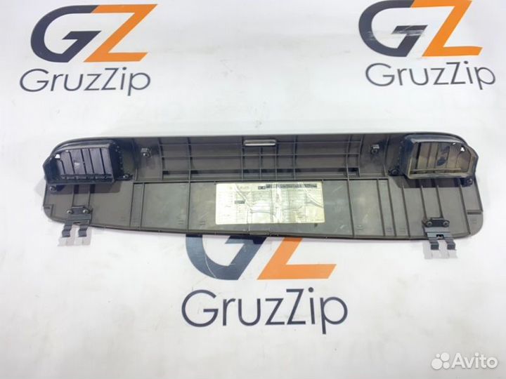 Пластик торпеды Isuzu Giga CXZ81K1 10PE1 1995