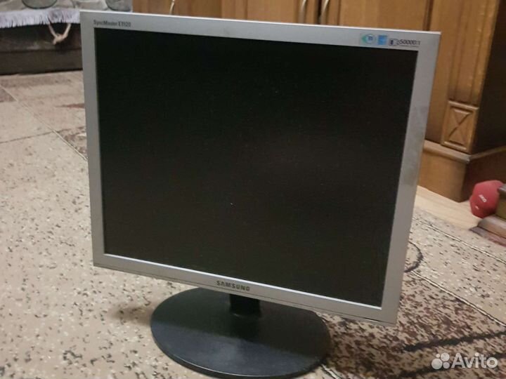 Монитор Samsung