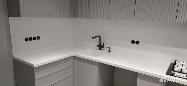 Столешница из акрилового камня