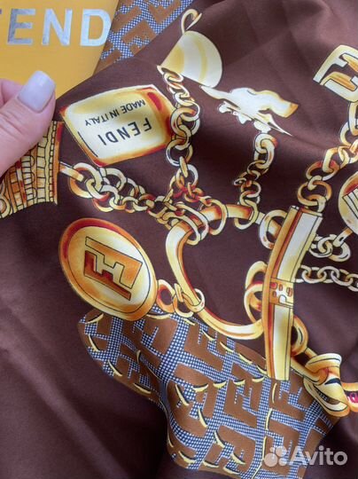 Платок fendi