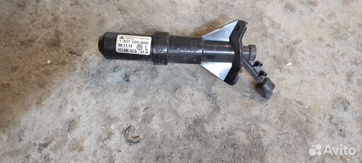 Форсунка омывателя фар VW Passat CC