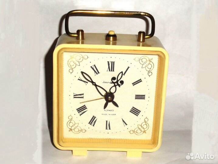 Будильник Янтарь редкий выпуск СССР.Обмен