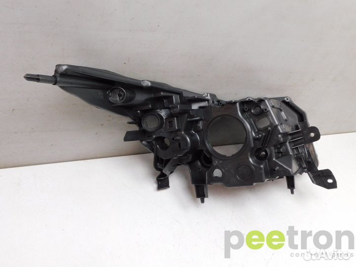 Б/У Б/У Корпус фары левой новая 260601CJ0A nissan