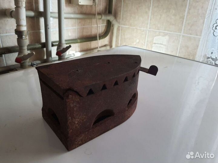 Утюг старинный