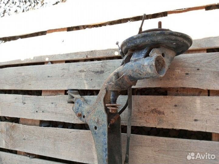 Балка задняя задняя Toyota Prius NHW10 1NZ 2000