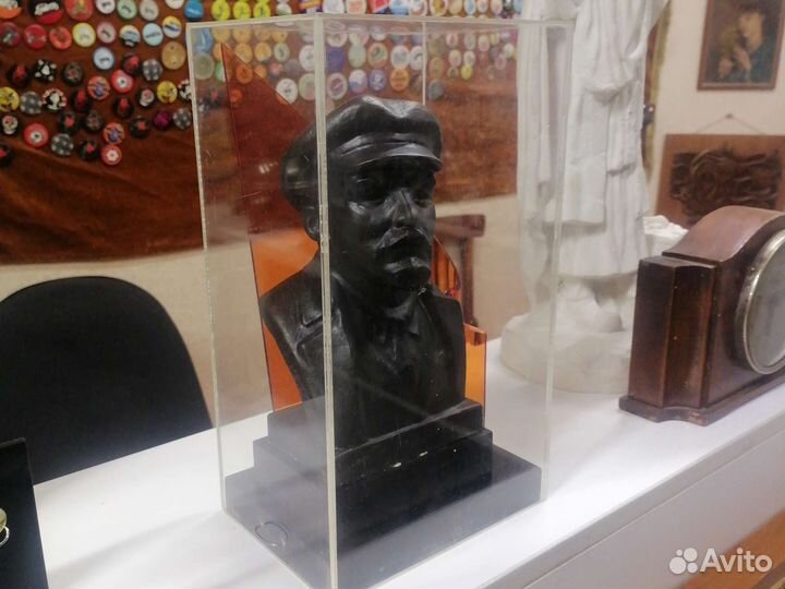 Бюст Ленин в кепке