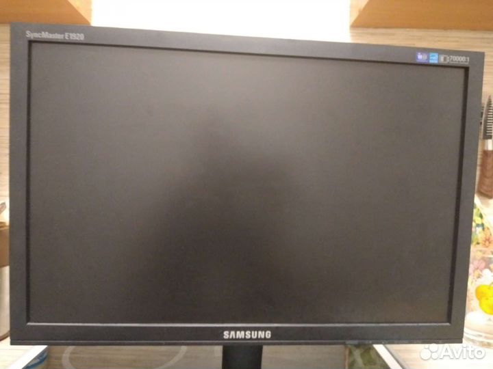 Монитор Samsung