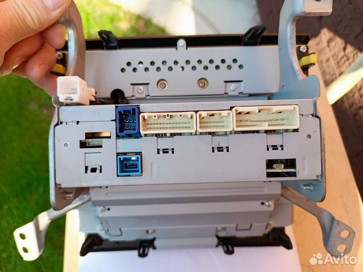 Мультимедиа toyota land cruiser 200