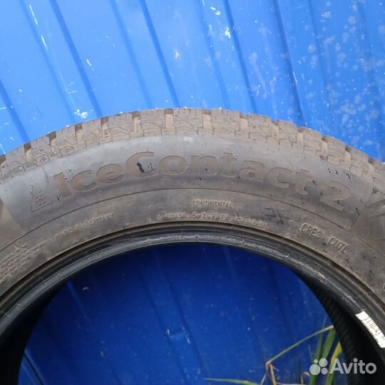 Continental IceContact 2 215/65 R17