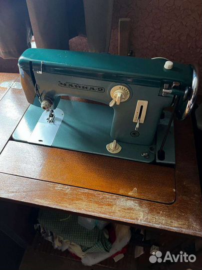Швейная машина Чайка 2