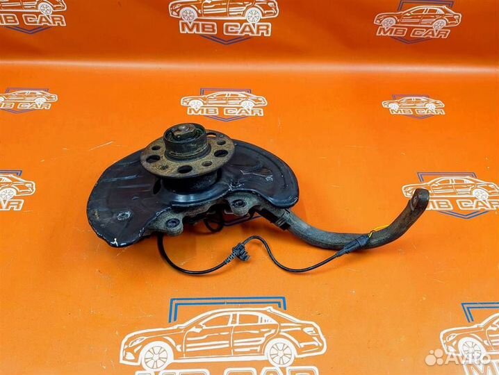 Кулак поворотный передний левый w211 E-class 64