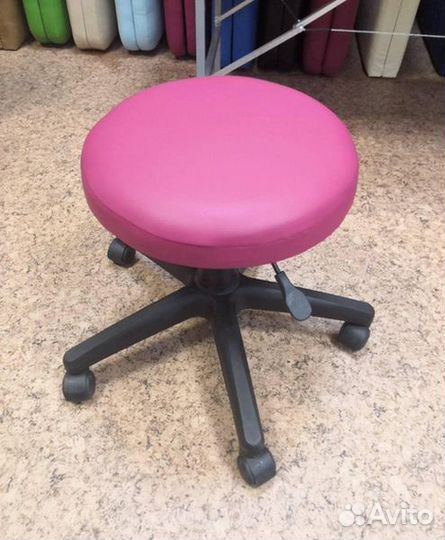 Табуретка для мастера шугаринга