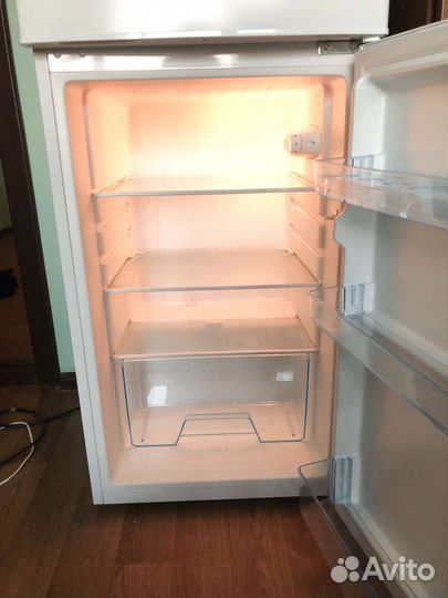 Холодильник Hi