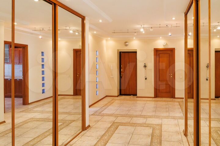 2-к. квартира, 132,9 м², 5/6 эт.