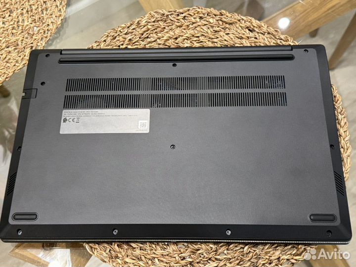 Новый ноутбук Lenovo V15