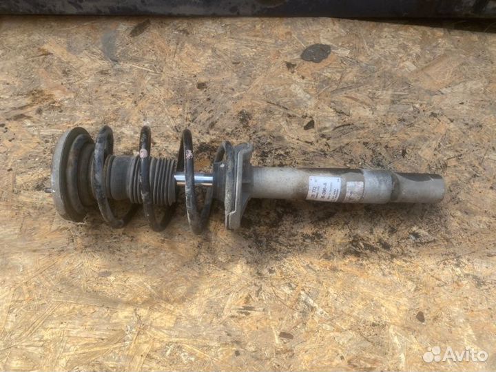 Стойка подвески передняя правая Bmw 7 седан 4.4