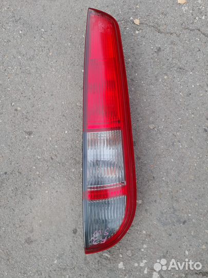 Фонарь задний правый на ford focus 2