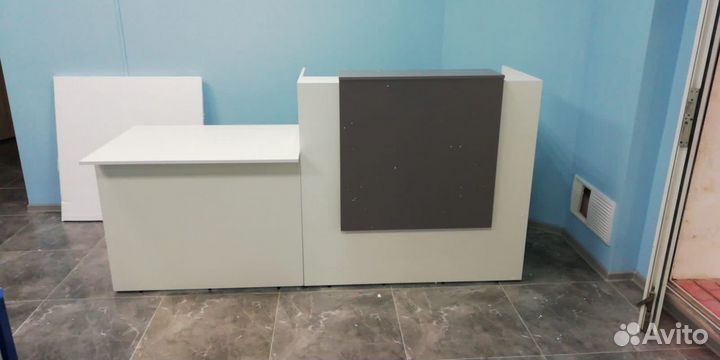 Стойка рессепшн