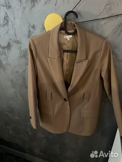 Пиджак для девочки 140
