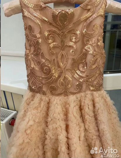 Нарядное праздничное платье 134-140 размер