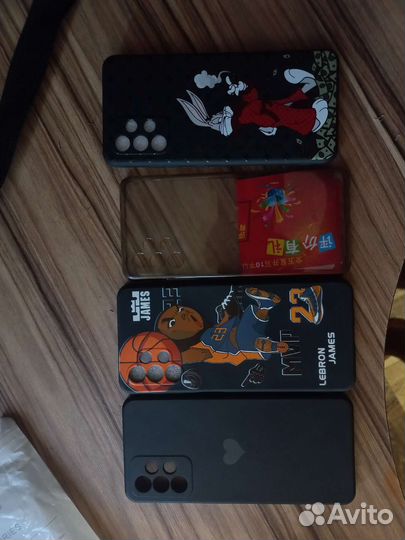 Чехлы на телефон