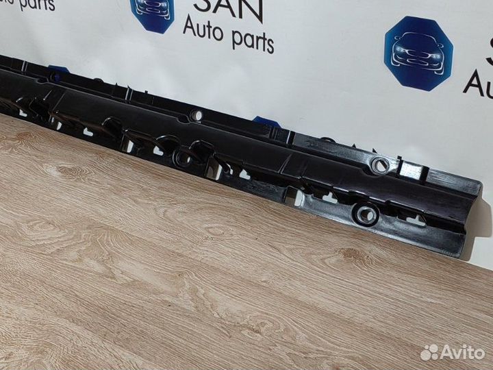 Кронштейн порога левый Bmw X5 E70 N52B30AF 2008