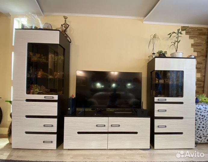 Стенка в гостиную бу