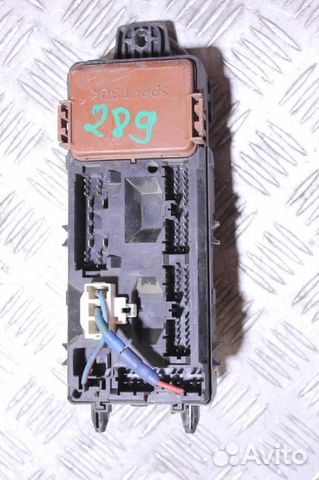 Блок предохранителей салонный Mitsubishi Carisma 2