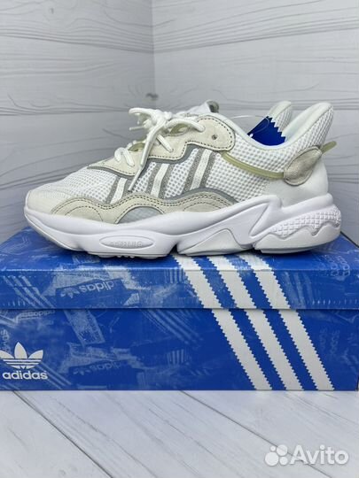 Кроссовки Adidas ozweego