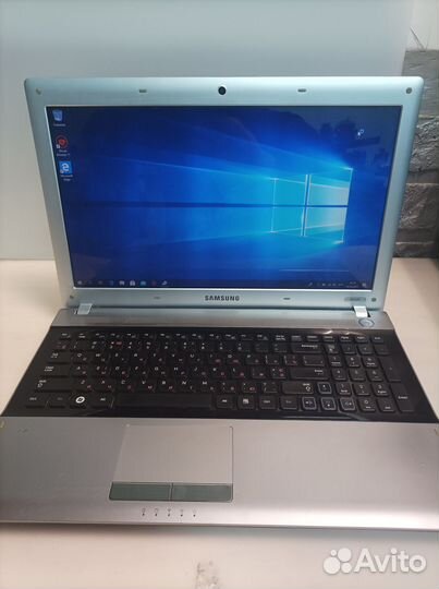 Ноутбук Samsung i5/8GB/GT520M SSD+HDD