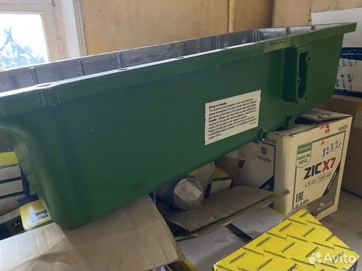 Джон Дир RE506166 поддон двс 9640 WTS John Deere