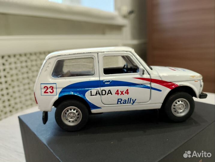 Моделька автомобиля niva Rally