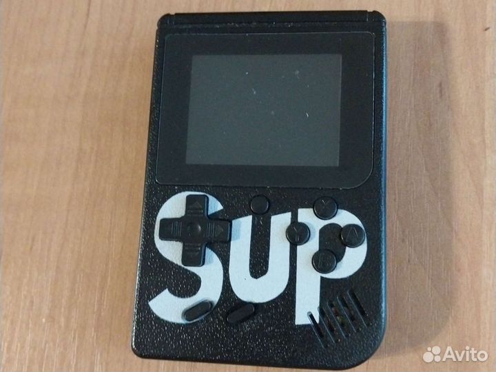 Портативная приставка Sup